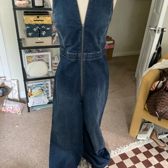 Alice + Olivia Jersey-trimmed Stretch-denim Halterneck Jumpsuit - Mid denim - Picture 6 of 13